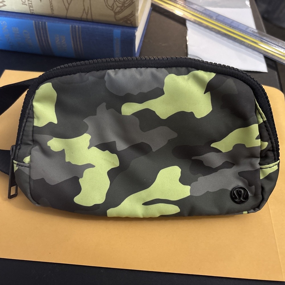 Lululemon Bag Womens 1L Everywhere Belt Bag Crossbody‎ Travel Fanny Pack